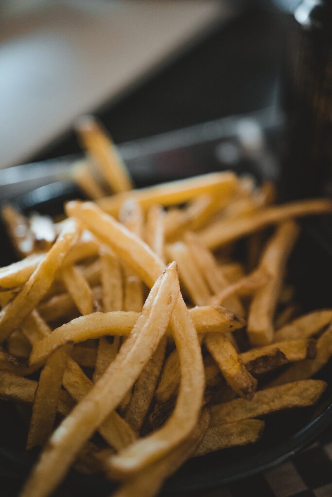 Pommes in Heißluftfritteuse